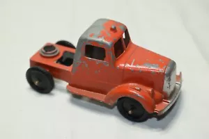 Vintage Tootsietoy Mack Truck Semi Tractor 1950's 4 Inch Long - Picture 1 of 4