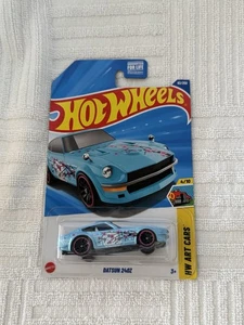 Hot Wheels Datsun 240Z Baby Blue Car HW Art Cars 4/10 62/250 sigillato su scheda - Foto 1 di 2
