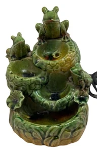 "Fuente de agua de mesa de rana mayólica vintage verde 7,5"" de alto enchufable funcionando" - Imagen 1 de 5