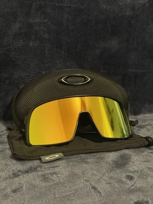 NUEVO Gafas de sol Oakley OO9406 Sutro Shield para hombre - DORADAS Foto 1 de 4