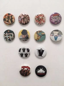 MADNESS, MUSIKBAND, MEGA SELTENES SET 12 ViNtAGE 70ER-80ER PINBACK KNOPFABZEICHEN - Bild 1 von 5