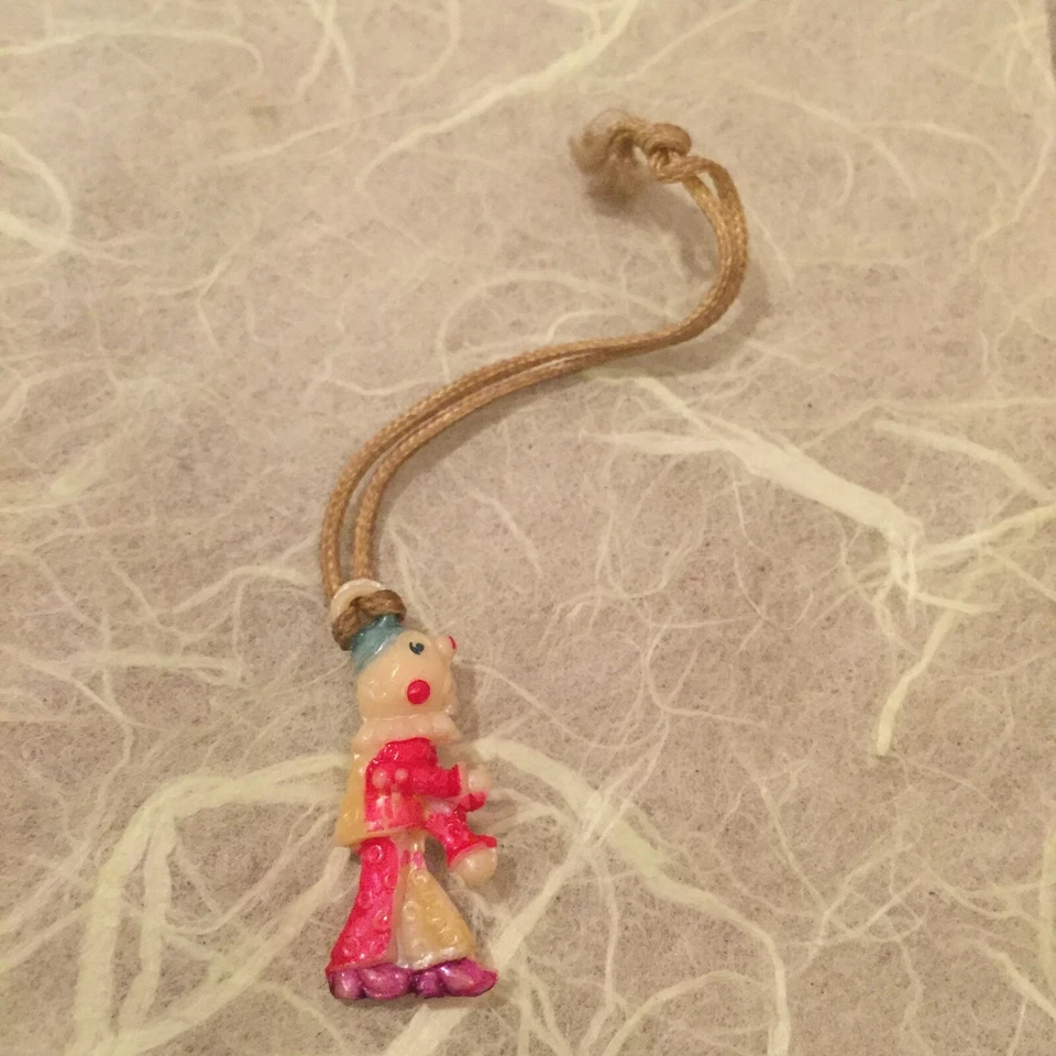 SL146 Adorable colgante payaso plástico antiguo aprox 28 mm de alto, lazo superior (1) Foto 1 de 1