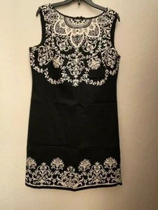 Black and White Sophisticated Dress - Picture 1 of 5