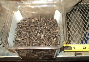 Tornillo de máquina de cabeza plana ranurado bronce vintage de 1/2" cantidad 25 - Imagen 1 de 6