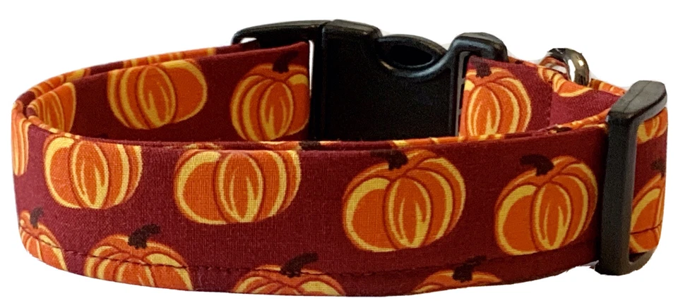 Collar de perro hecho a mano calabazas de otoño en borgoña Foto 1 de 1