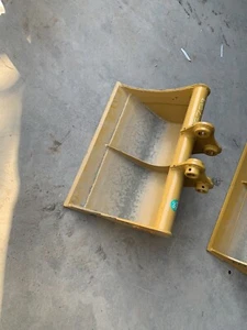 Cat 302 36 Inch Clean Up Bucket Caterpillar New 35 Mm Pins Mini Excavator - Picture 1 of 4
