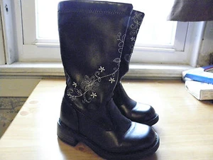 Carters Infant Baby Toddler Girl Black BOOTS ~Flower Embroidery Design~ Size 5 - Picture 1 of 7