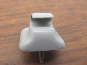1994 - 2001 Dodge Ram BEIGE Sun Visor Clip (1) in excellent condition - Picture 1 of 5