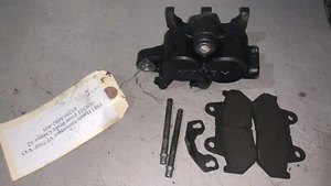 Pinza de freno delantera derecha Honda Interceptor VF750F 1983 1984 1985 45200-MB2-405 - Imagen 1 de 8