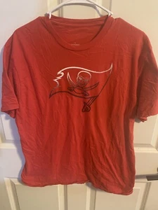 Tampa Bay Buccaneers T-SHIRT, NFL Exclusive Merchandise, Red, Mens Large - Picture 1 of 3