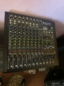 Mackie Onyx12 12-Channel Analogue Studio Mixer With Multi-Track USB - Picture 1 of 3