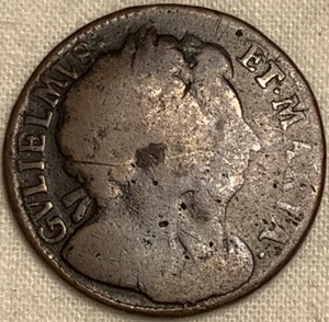 VF 1694 One Farthing Copper Coin of the United Kingdom - Picture 1 of 4