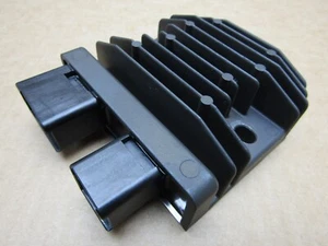 Honda CBR1000RR Fireblade SP S1-H 2018 6,760 miles regulator rectifier (13913) - Picture 1 of 5