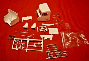 Revell Kenworth W-900 Dump Truck Cab Interior and Glass Parts 1/25 - Picture 1 of 3