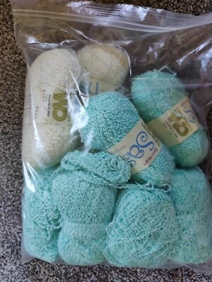 LOTE DE 11 hilos SASSY SPORT WEIGHT VERDE/BLANCO Columbia Minerva 1,75 OZ Foto 1 de 4