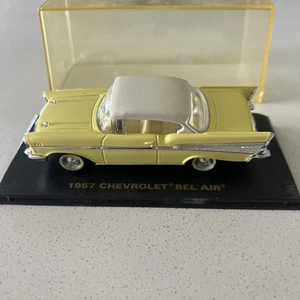 1957 CHEVY BEL AIR 2HT CAR DIECAST-1/43-NICE-YELLOW-ROAD SIGNATURE CASE - Picture 1 of 10
