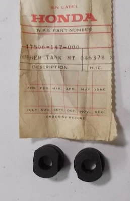 NOS 1977-81 HONDA NA50 NC50 EXPRESS Rubber, Fuel Tank OEM 17506-147-000  (HSP/7) - Image 1 of 2