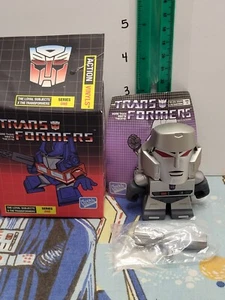 The LOYAL SUBJECTS TRANSFORMERS Action Vinyl Figures Chase Megatron Metallic - Picture 1 of 2