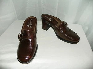 CLARKS WOMEN'S BROWN SLIP ON LEATHER DRESS HEEL SIZE 6.5M - Foto 1 di 12