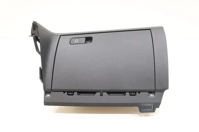 Guantera VW PASSAT 2020 2021 2022 Foto 1 de 4