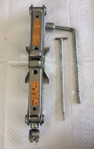 2006-2008 INFINITI FX35 JACK AND TOOLS OEM - Bild 1 von 4