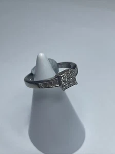 9ct Wht Gold Diamond Ladies RING Sz:M1/2 Evaluation Papers: £385 /8713 - Picture 1 of 7