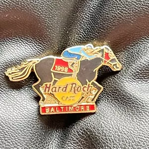 BALTIMORE US🎸HARD ROCK CAFE®HR PIN✅RACE HORSE MAN AND JOCKEY 1998 YELLOW LOGO - Picture 1 of 4