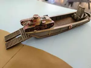 Artigianato da sbarco classe Daihatsu giapponese - giochi di guerra e diorami scala 28 mm 1/56 - Foto 1 di 4