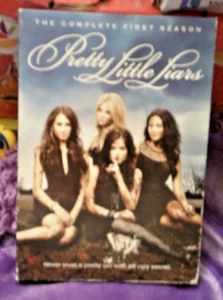 THE COMPLETE FIRST SEASON PRETTY LITTLE LIARS 5 DVDS FREE SHIPPING - Picture 1 of 1