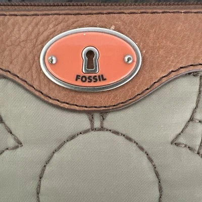 Fossil Key Per Quilted Wristlet Taupe Brown Floral Wallet Leather Trim Pouch - Image 1 of 4