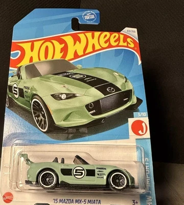 Mazda MX-5 Miata verde menta HW J-Imports Hot Wheels '15  Foto 1 de 3