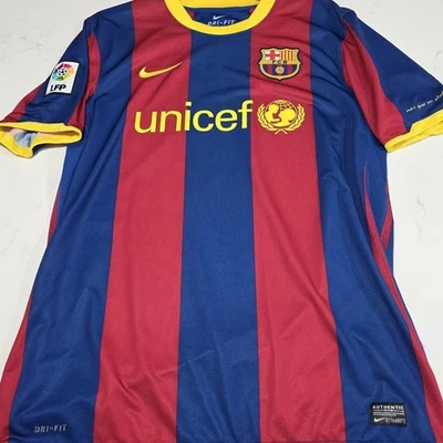 Camiseta masculina grande FC Barcelona 2010-2011 Home Andres Iniesta - Imagem 1 de 4