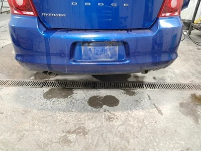 Tapa de cubierta usada se adapta a: Dodge Avenger 2013 sin alerón grado A Foto 1 de 4