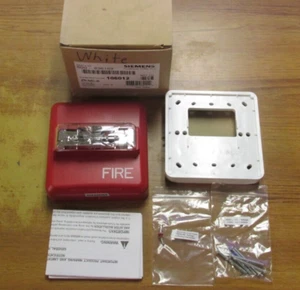 NIB. SIEMENS WALL MOUNT RED STROBE ALARM CAT# 500-636169 .. UO-67 - Picture 1 of 6