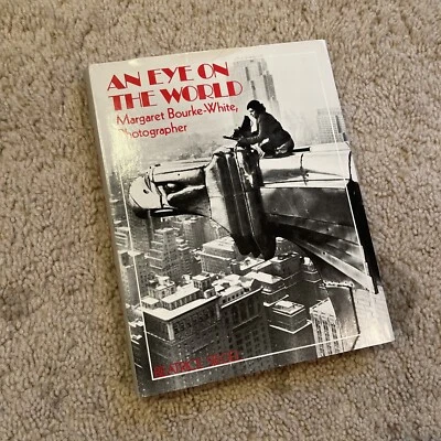 An Eye on the World Hardcover Margaret Bourke-White Beatrice Siegel HCDJ Foto 1 de 4