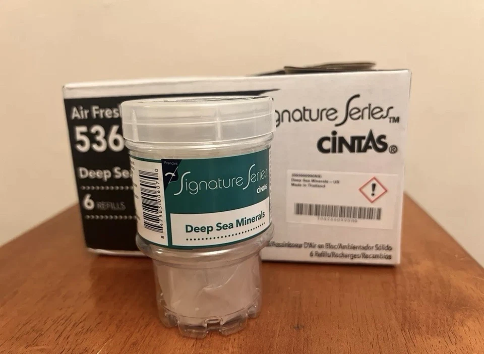 Ambientador Cintas Signature Series: aroma de minerales de aguas profundas Foto 1 de 3