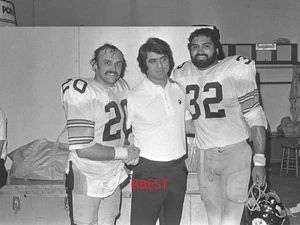 DICK HOAK PITTSBURGH STEELERS CON FRANCO HARRIS ROCKY BLEIER 1972 HOAK H.O.F 8X10 - Foto 1 di 1