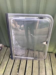 Kunststoff Wohnwagenfenster 31 Zoll 79 cm breit x 24,75 Zoll 63 cm hoch - Bild 1 von 3
