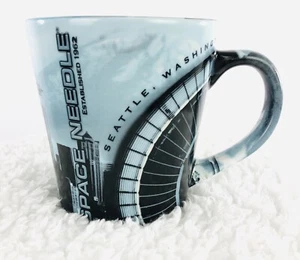 Taza de té con aguja espacial Seattle Washington gráfico establecido en 1962 - Imagen 1 de 7