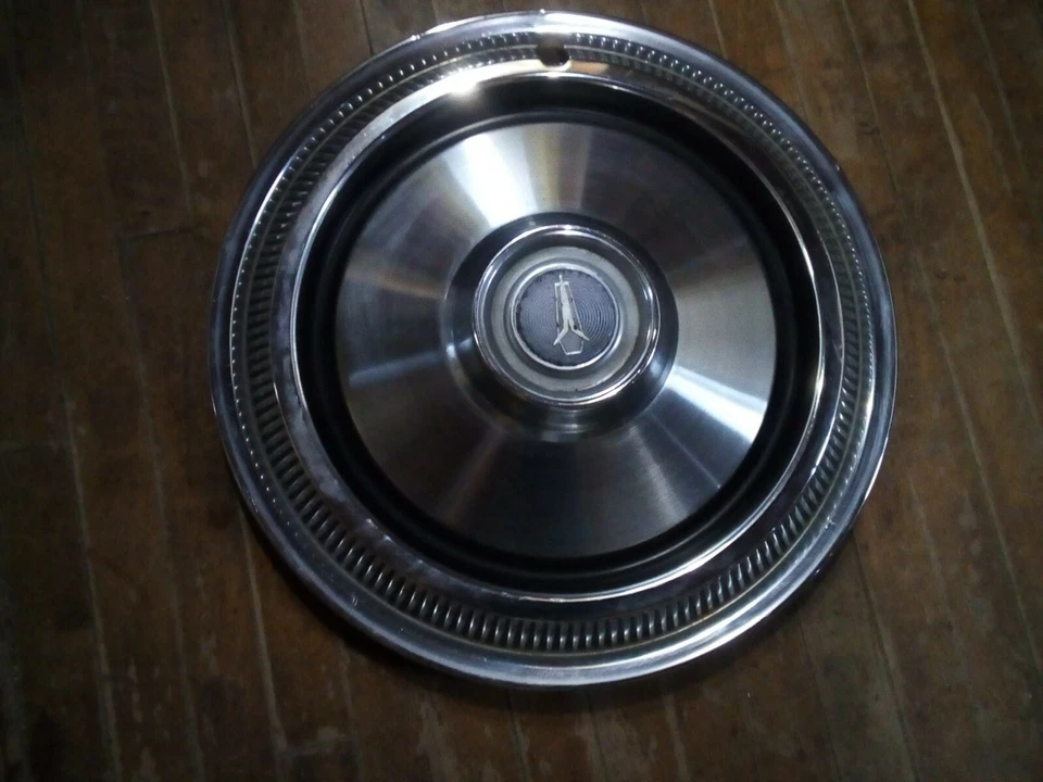 1974-1979 OEM Plymouth VALIANT DUSTER BARRACUDA 14" SCAMP HUBCAP - Image 1 of 1