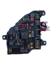 USED OEM BMW FUSE BOX 9252812-01 - Picture 1 of 5