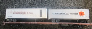 HO Scale Cotton Belt (SSW) 85' Piggyback FlatCar #82819 w/ 2 Trailers by Athearn - Picture 1 of 2