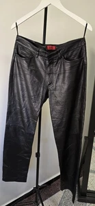 Pantaloni vintage Y2K Boss by Hugo Boss pelle di agnello Lamorto neri da uomo 32x34 - Foto 1 di 6
