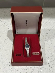 Seiko 11-7039 Lady 17 Jewel silberfarbene Handaufzugsuhr ungeprüft wie abgebildet - Bild 1 von 4