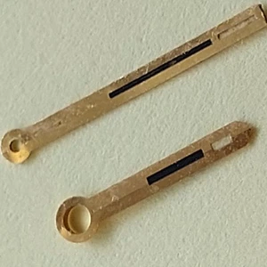 MANECILLAS/ AGUJAS DE RELOJ PARA MOVIMIENTO OMEGA 1022. BUEN ESTADO - Imagen 1 de 7