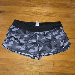 Pantaloncini sportivi Nike Dri-Fit donna neri stampa mimetica running taglia XL nuovi con etichette - Foto 1 di 6
