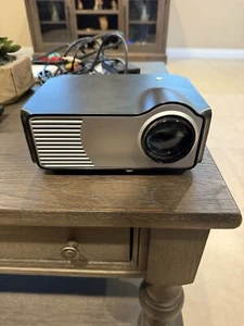 Projector - Picture 1 of 8