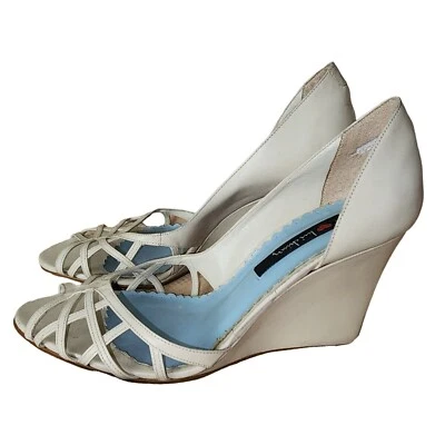 Sandalias de tacón de cuña para mujer Luichiny color crema con tiras blanco roto 8 hechas en Brasil Foto 1 de 4