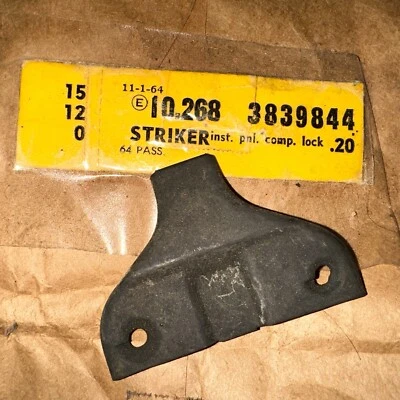 Chevrolet Impala 1964 guantera pestillo Striker nos GM 3839844 Foto 1 de 2