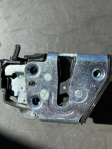 Lexus ES300 Rear Left Door Actuator - Picture 1 of 3